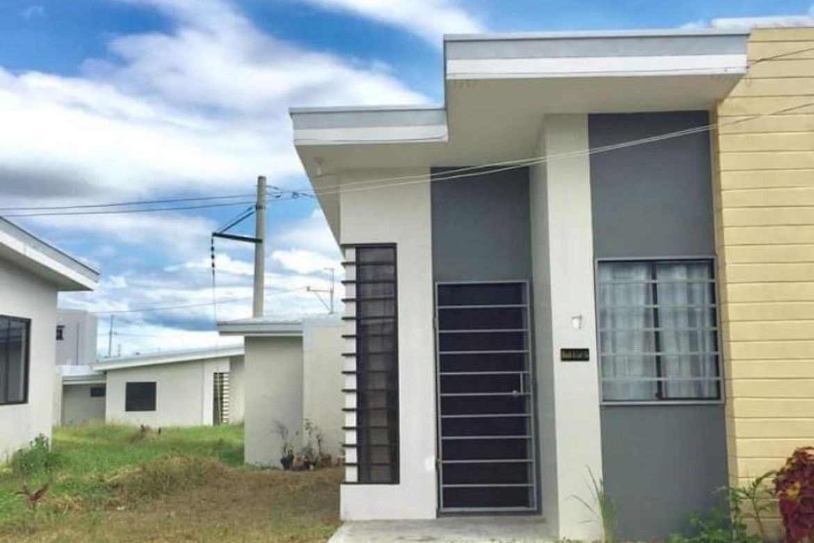 2 Bedroom House for Sale in Santa Cruz, Santa Maria, Bulacan – photo 2