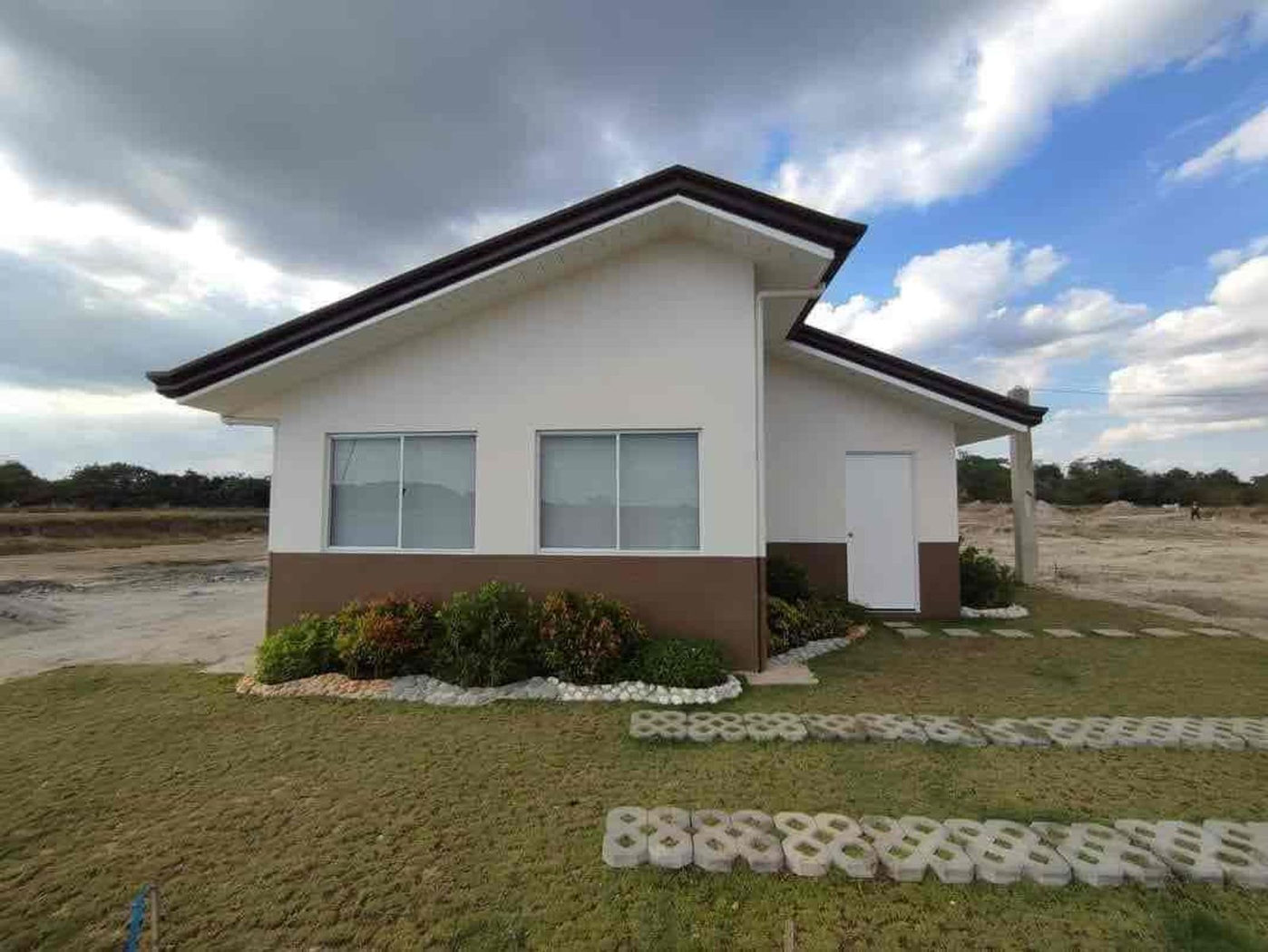 2-Bedroom Single-Attached House for Sale in Hills View Royal, Pinugay, Baras, Rizal – photo 2