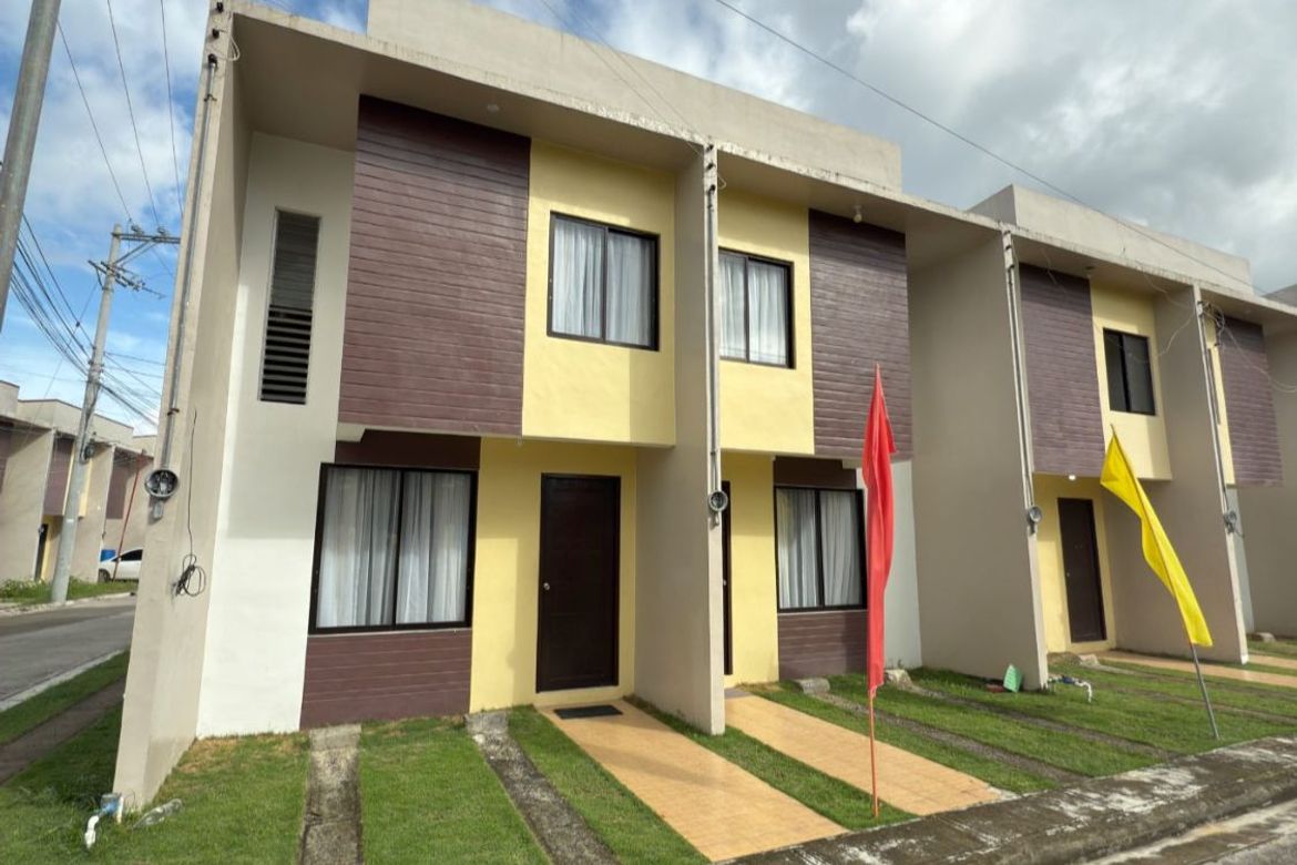 2 Bedroom Townhouse for Sale in Basak, Lapu-Lapu, Cebu – photo 2