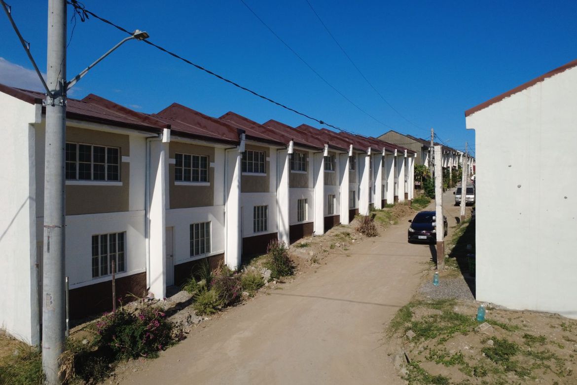 2 Bedroom Townhouse for Sale in Cabuco, Trece Martires, Cavite