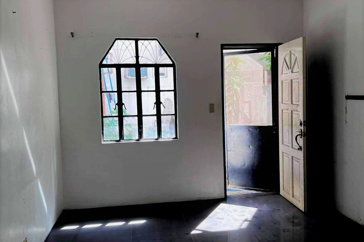 2 Bedroom Townhouse for Sale in Laging Handa, Quezon City, Metro Manila near MRT-3 Kamuning – photo 4
