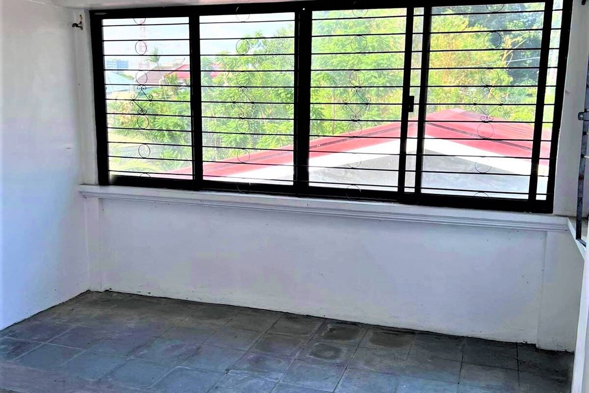 2 Bedroom Townhouse for Sale in Laging Handa, Quezon City, Metro Manila near MRT-3 Kamuning – photo 5