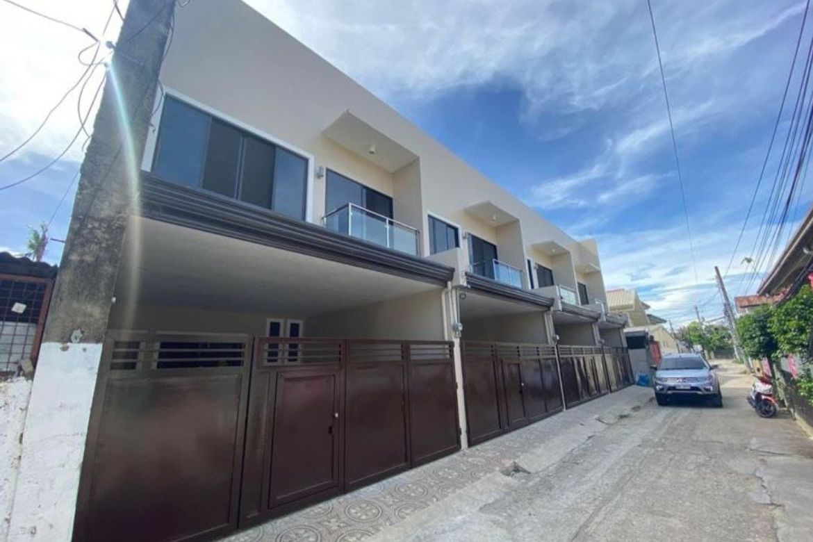 2 Bedroom Townhouse for Sale in Maguikay, Mandaue, Cebu