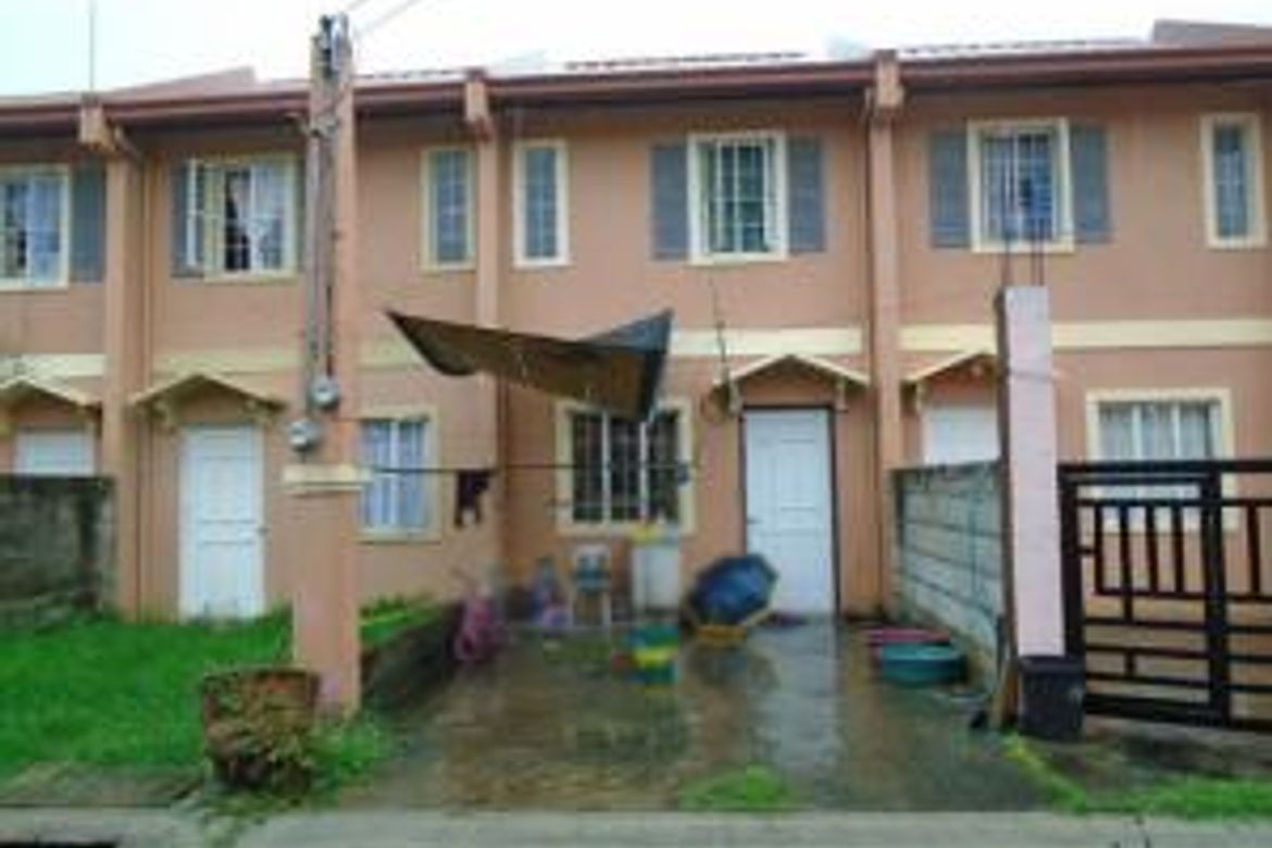 2 Bedroom Townhouse for Sale in Maliwalo, Tarlac, Tarlac