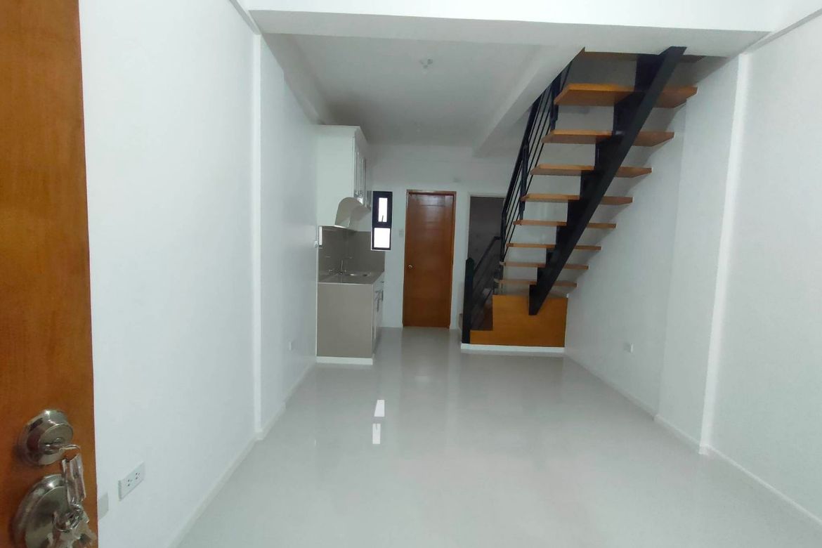 2 Bedroom Townhouse for Sale in Manila, Metro Manila near LRT-2 Legarda – photo 3