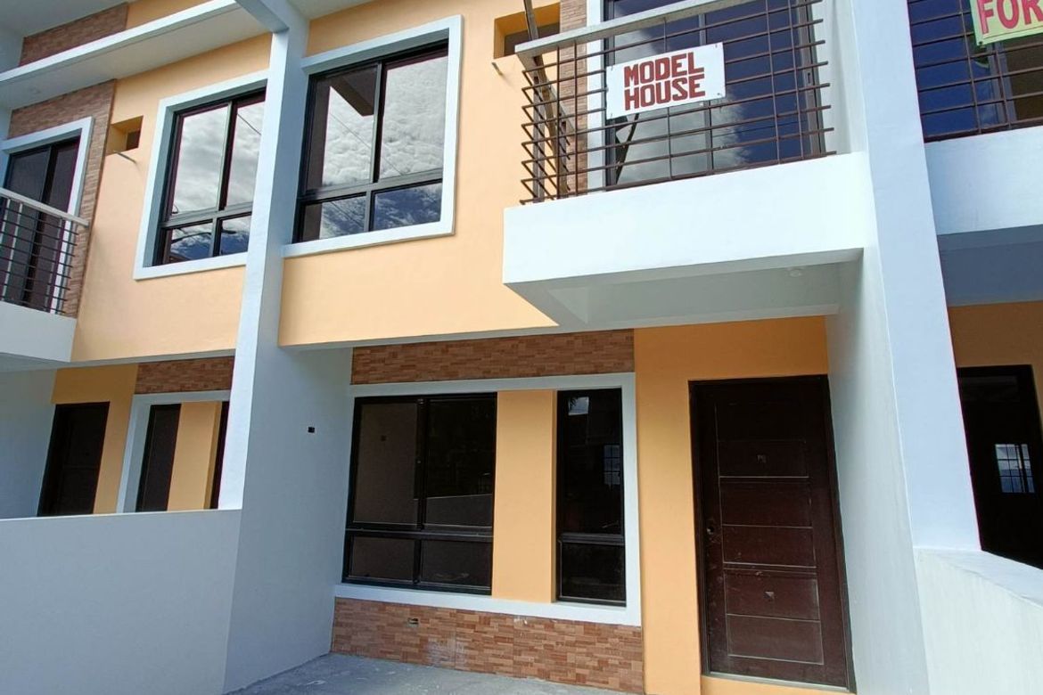 2 Bedroom Townhouse for Sale in Pilar, Las Piñas, Metro Manila