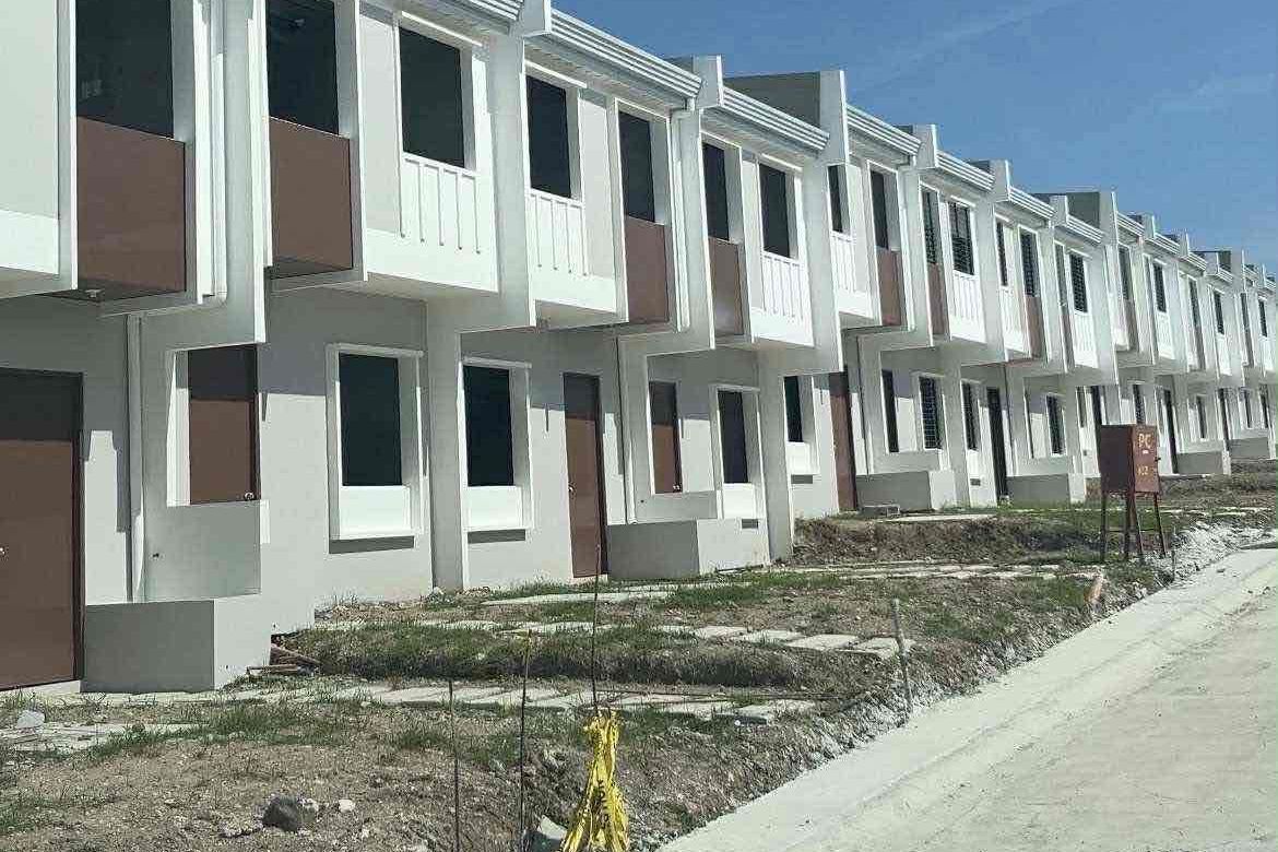 2 Bedroom Townhouse for Sale in Poblacion V, Tanjay, Negros Oriental – photo 3