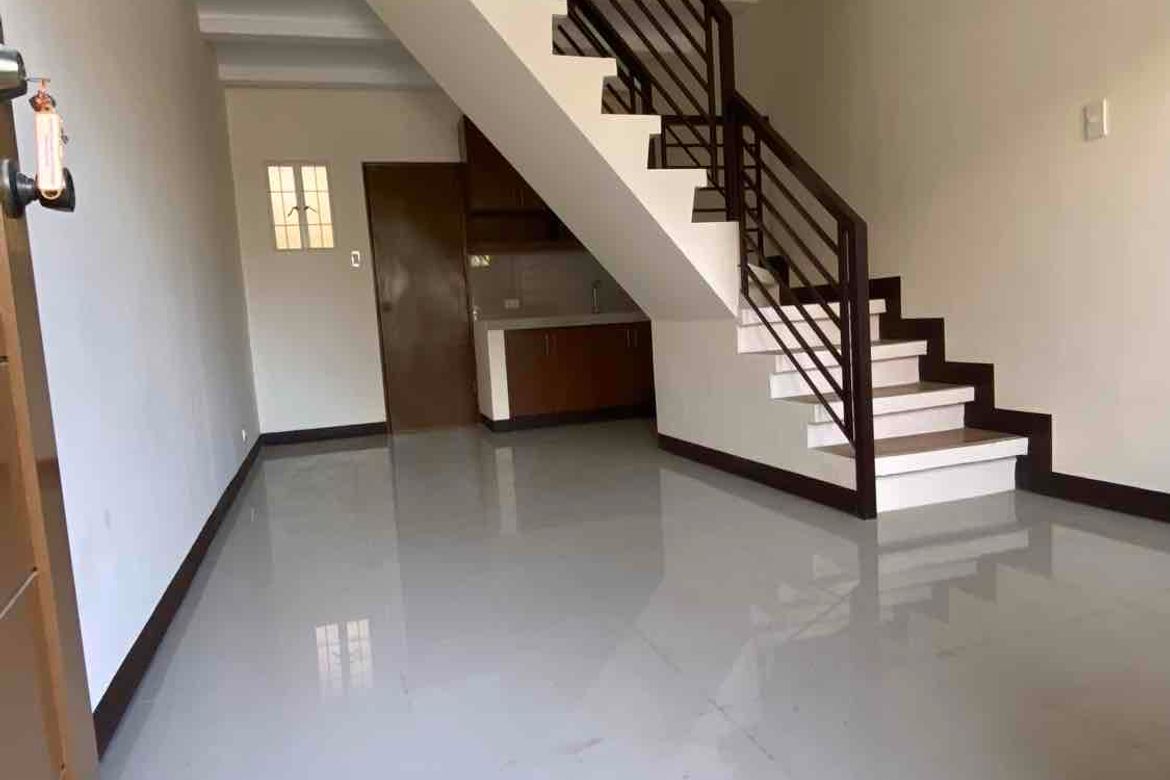 2 Bedroom Townhouse for Sale in Pulang Lupa Uno, Las Piñas, Metro Manila – photo 2