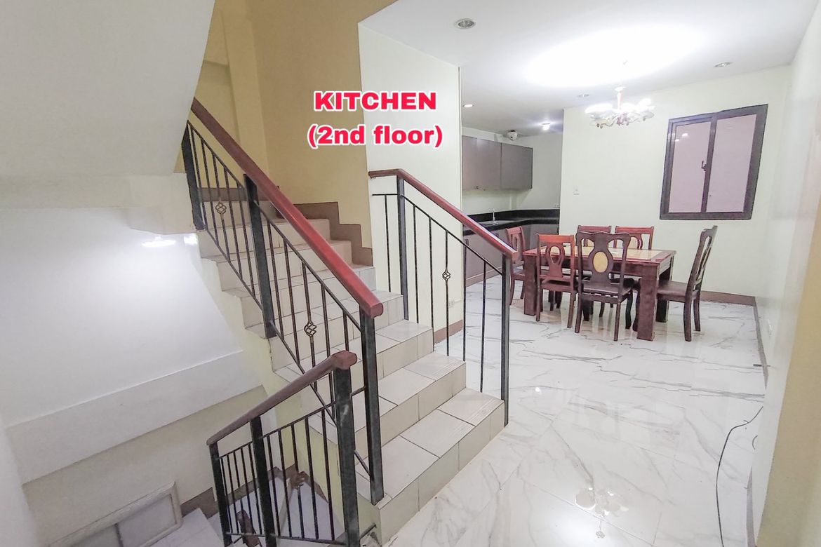 2 Bedroom Townhouse for Sale in Quiapo, Manila, Metro Manila near LRT-1 Carriedo