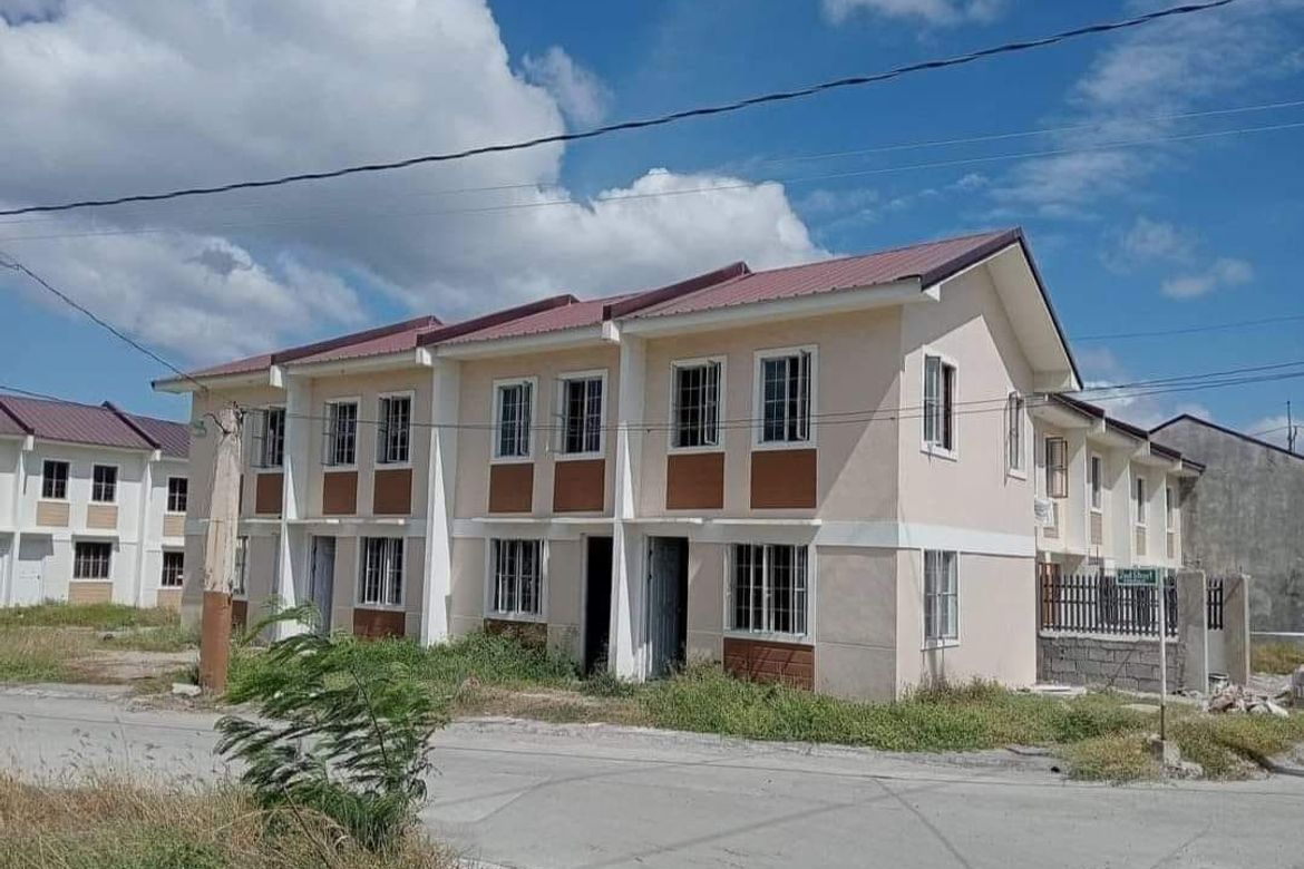 2 Bedroom Townhouse for Sale in Sahud Ulan, Tanza, Cavite