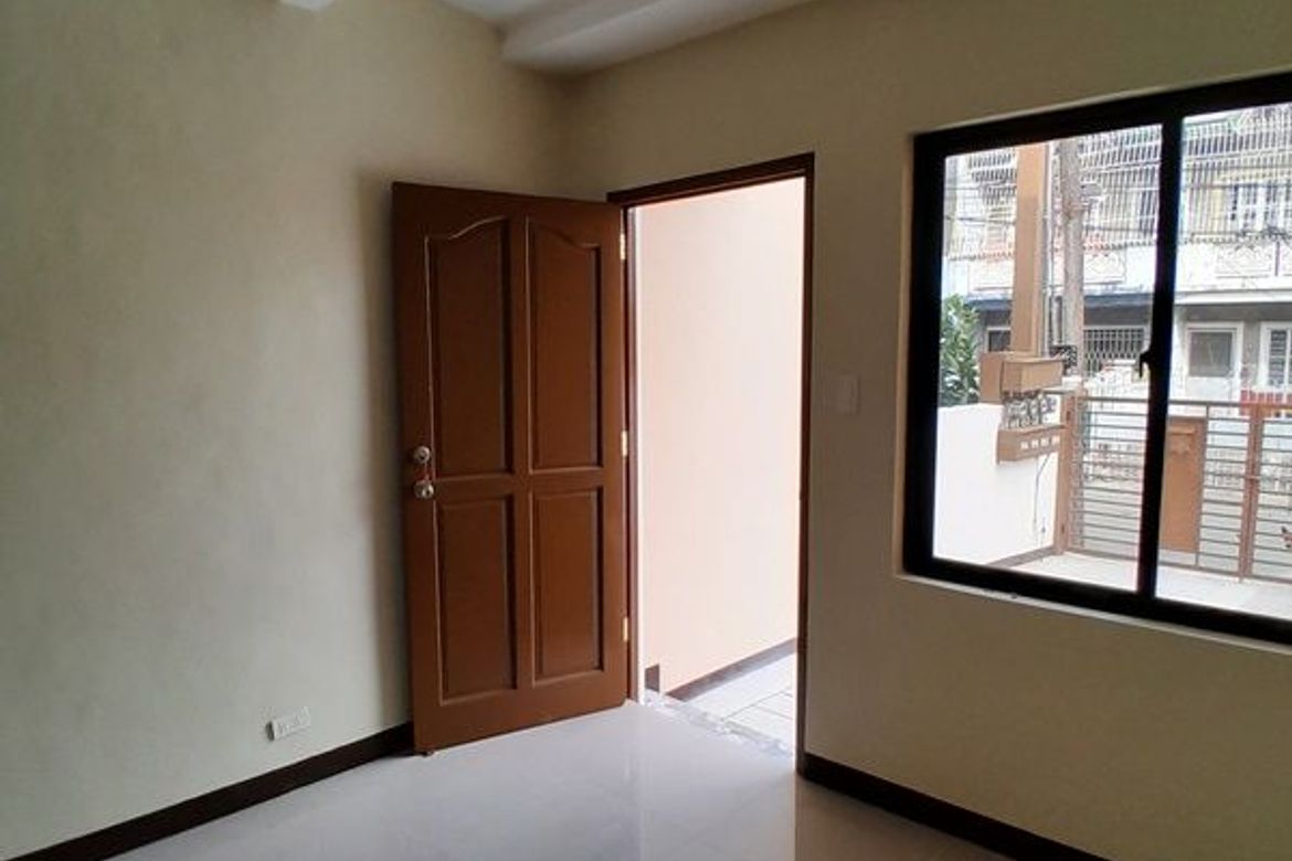 2 Bedroom Townhouse for Sale in Talon Uno, Las Piñas, Metro Manila – photo 3