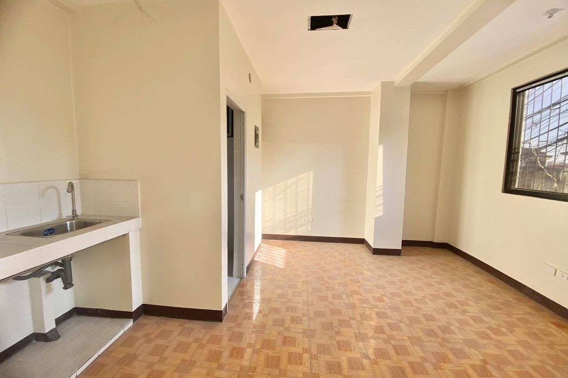 26 Bedroom Shophouse for Sale in Kamuning, Quezon City, Metro Manila near MRT-3 Kamuning – photo 2