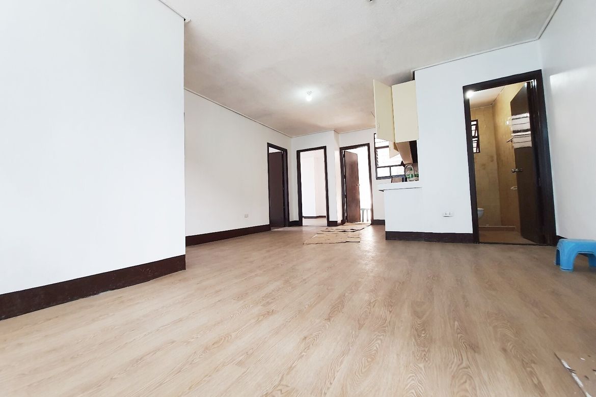 3 Bedroom Apartment for Rent in Barangay 40, Pasay, Metro Manila near LRT-1 Gil Puyat