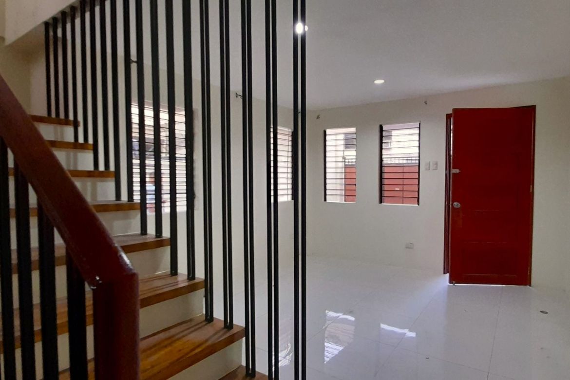 3 Bedroom Apartment for Rent in Centro, Mandaue, Cebu photo 2