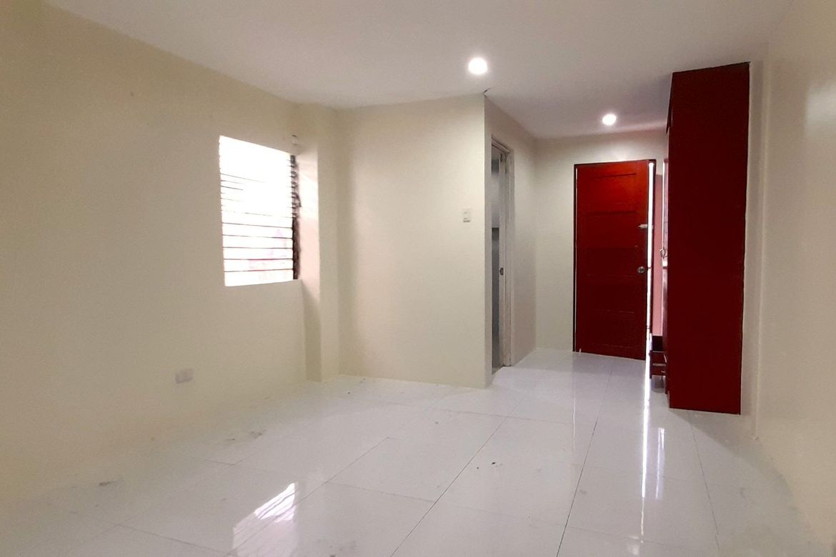 3 Bedroom Apartment for Rent in Centro, Mandaue, Cebu photo 5