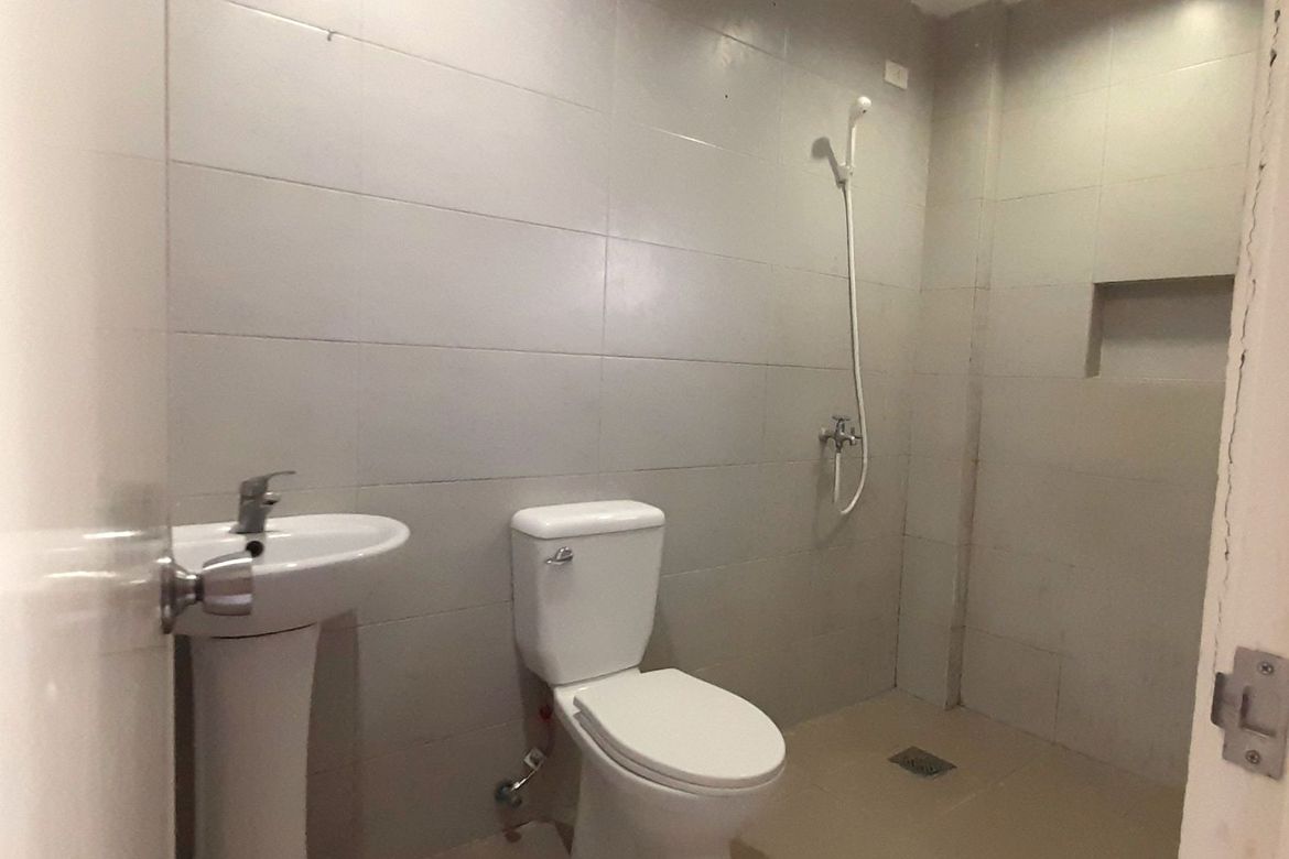 3 Bedroom Apartment for Rent in Centro, Mandaue, Cebu photo 6