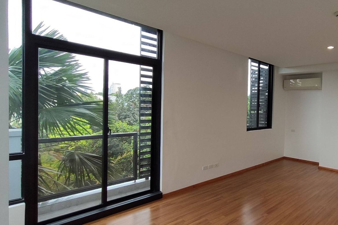 3 Bedroom Apartment for Rent in Horseshoe, Quezon City, Metro Manila near LRT-2 Betty Go-Belmonte