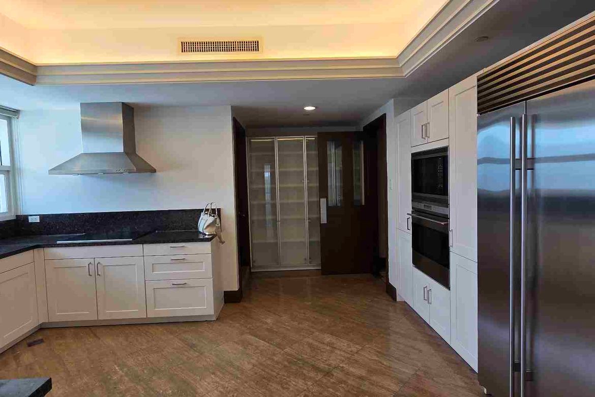3 Bedroom Apartment for Rent in Urdaneta, Makati, Metro Manila near MRT-3 Ayala photo 3