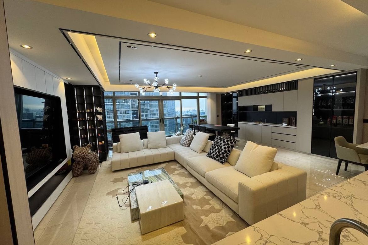 3 Bedroom Apartment for Sale in East Gallery Place, BGC, Taguig
