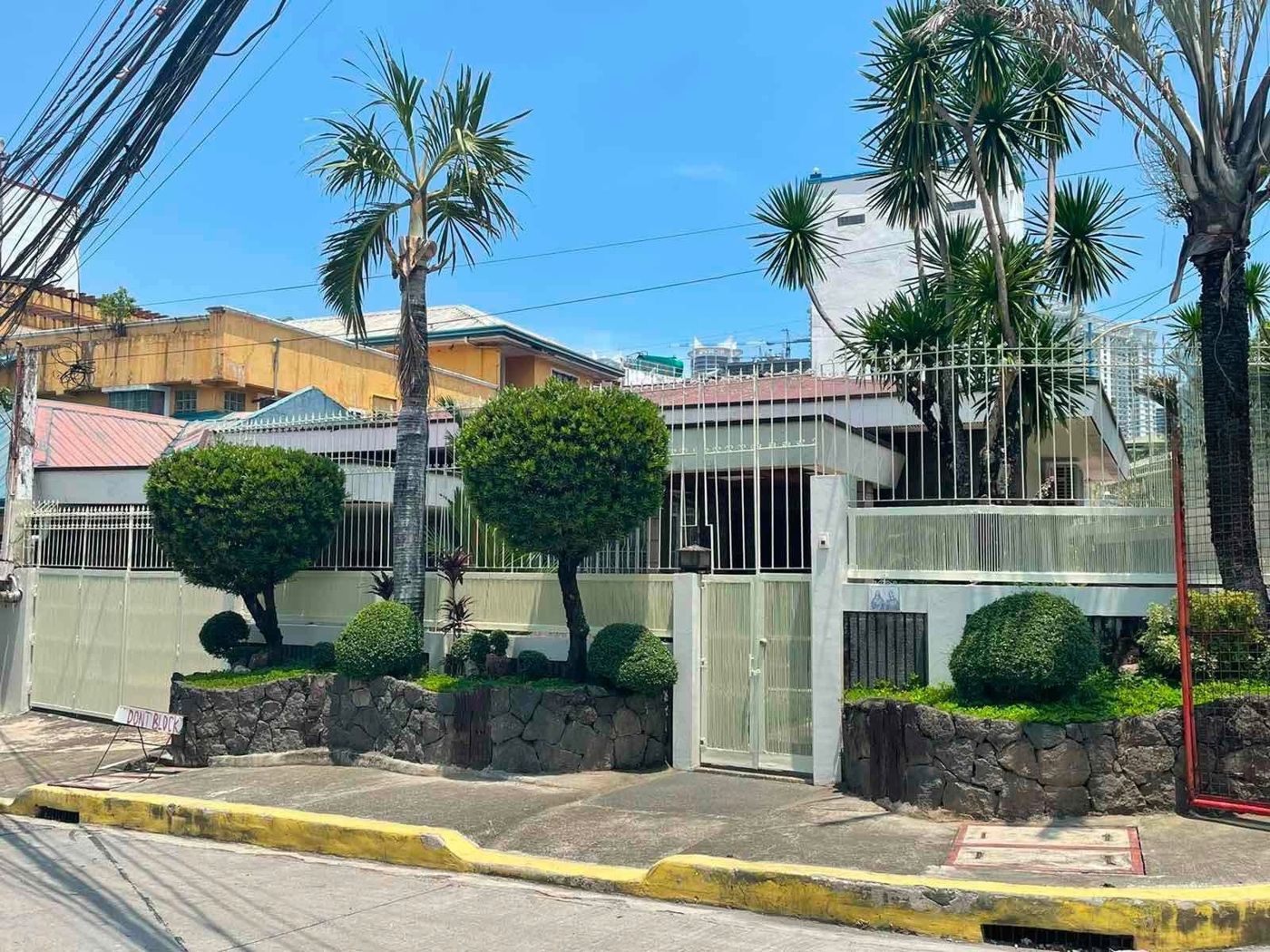 3-Bedroom Bungalow House and Lot for Sale in Plain View Subd., Mandaluyong – photo 2