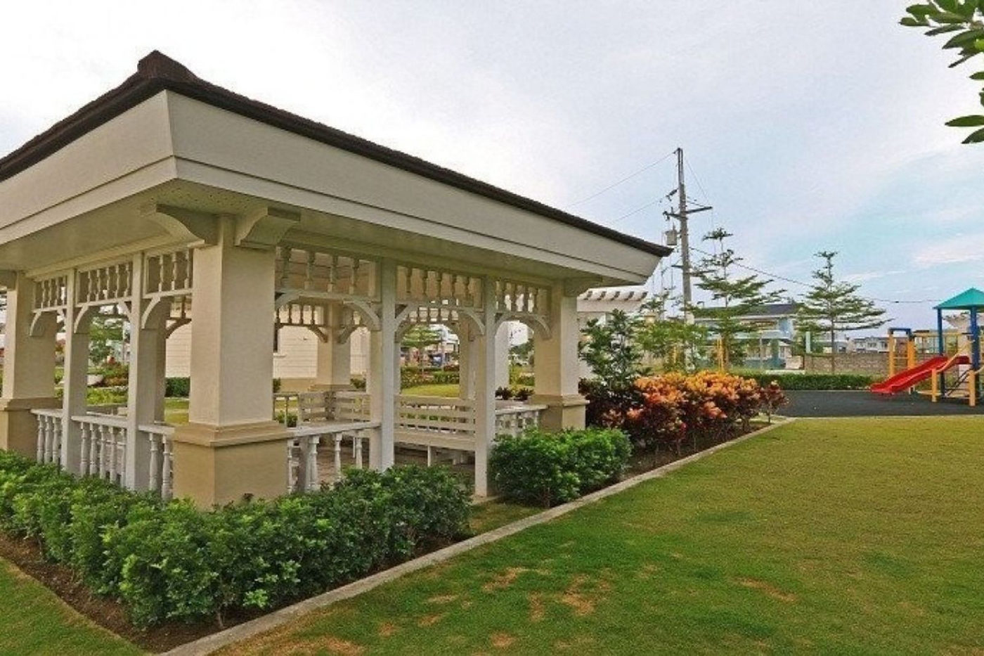3-Bedroom Chopin House for Sale in Princeton Heights, Molino Boulevard, Bacoor, Cavite – photo 2
