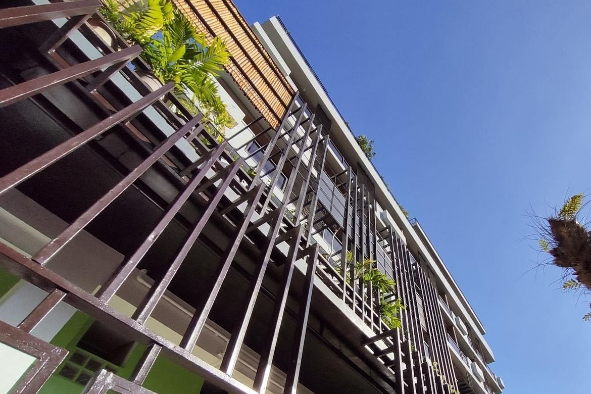 3 Bedroom Condo for Rent in Horseshoe, Quezon City, Metro Manila near LRT-2 Betty Go-Belmonte photo 3