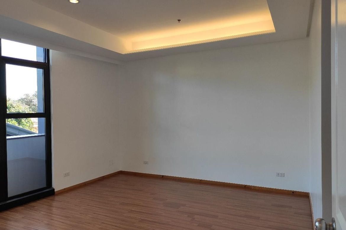 3 Bedroom Condo for Rent in Horseshoe, Quezon City, Metro Manila near LRT-2 Betty Go-Belmonte photo 8