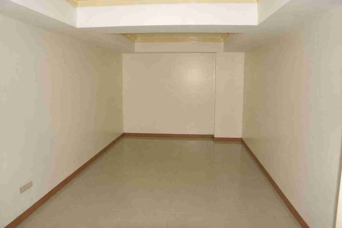 3 Bedroom Condo for Rent in Parc Chateau, San Antonio, Pasig, Metro Manila near MRT-3 Ortigas photo 3