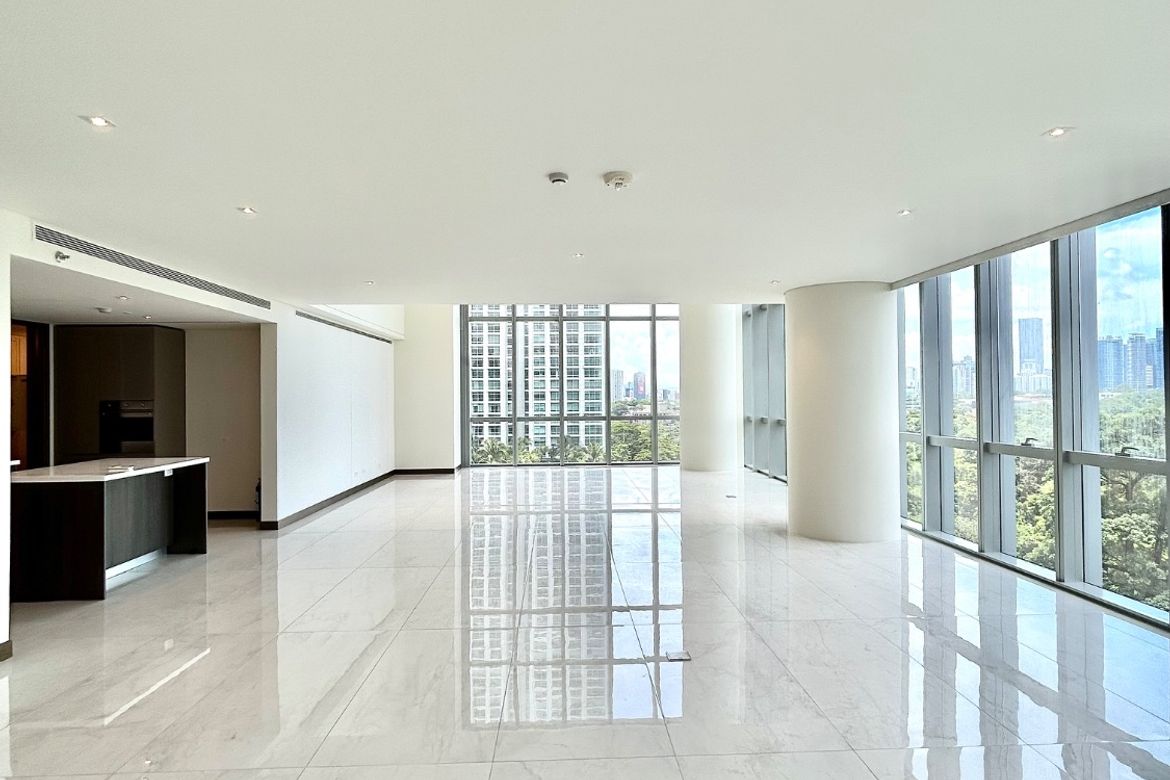 3 Bedroom Condo for Rent in Park Central Towers, Urdaneta, Makati, Metro Manila near MRT-3 Ayala