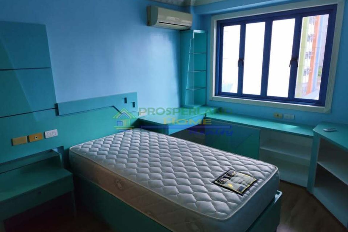 3 Bedroom Condo for Rent in South Triangle, Quezon City, Metro Manila near MRT-3 Quezon Avenue photo 7