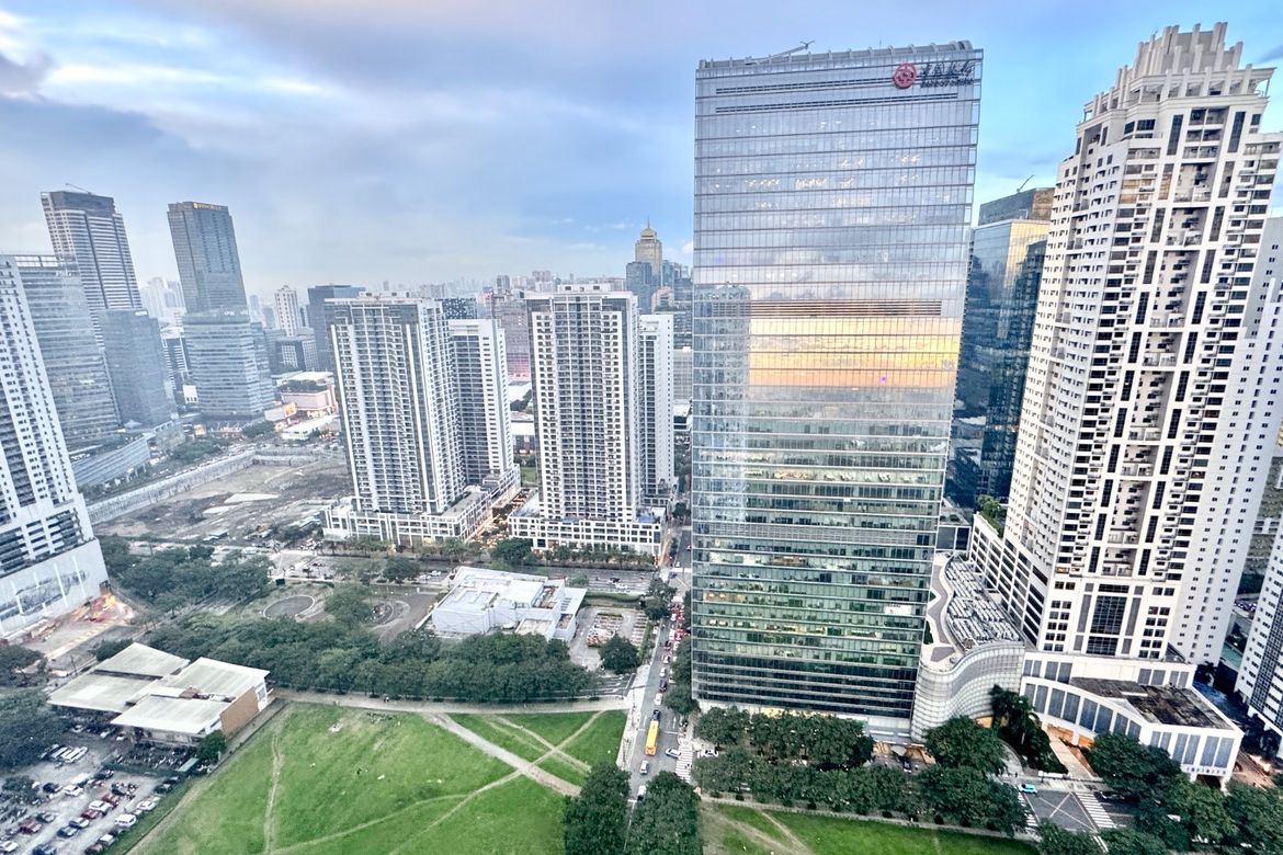 3 Bedroom Condo for Rent in The Trion Towers I, BGC, Taguig, Metro Manila photo 2