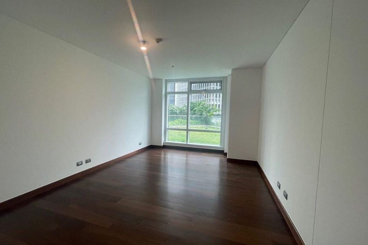 3 Bedroom Condo for Rent in Two Roxas Triangle, Urdaneta, Makati, Metro Manila near MRT-3 Buendia photo 2