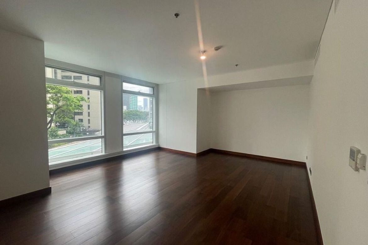 3 Bedroom Condo for Rent in Two Roxas Triangle, Urdaneta, Makati, Metro Manila near MRT-3 Buendia photo 3