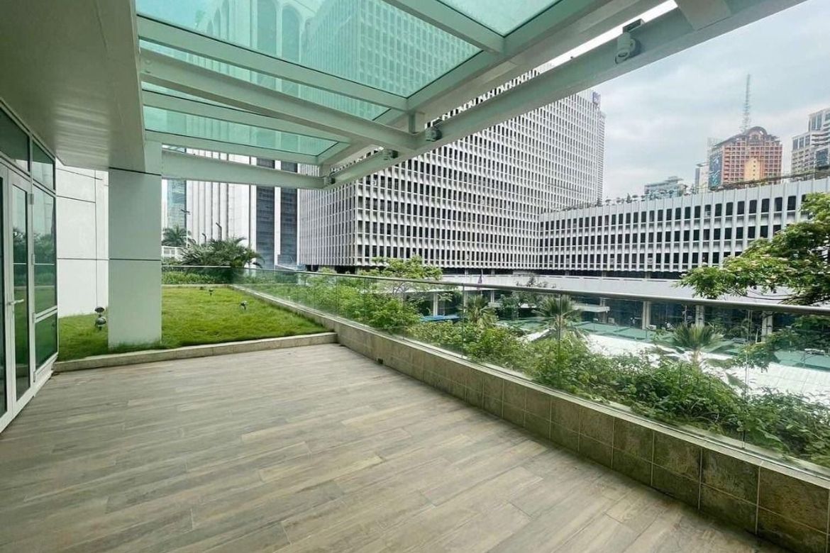 3 Bedroom Condo for Rent in Two Roxas Triangle, Urdaneta, Makati, Metro Manila near MRT-3 Buendia photo 8