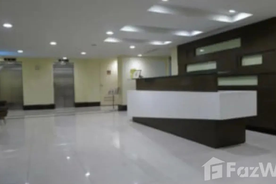 3 Bedroom Condo for Sale in Adriatico Place, Malate, Manila, Metro Manila near LRT-1 Vito Cruz – photo 2