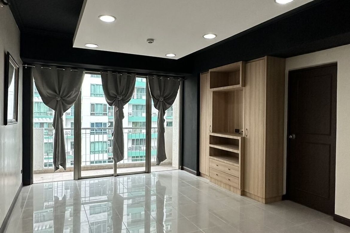 3 Bedroom Condo for Sale in Bay Garden Club and Residences, Barangay 76, Pasay, Metro Manila near LRT-1 Libertad – photo 2