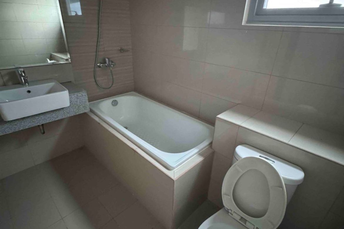3 Bedroom Condo for Sale in Bayshore Residential Resort, Tambo, Parañaque, Metro Manila – photo 7