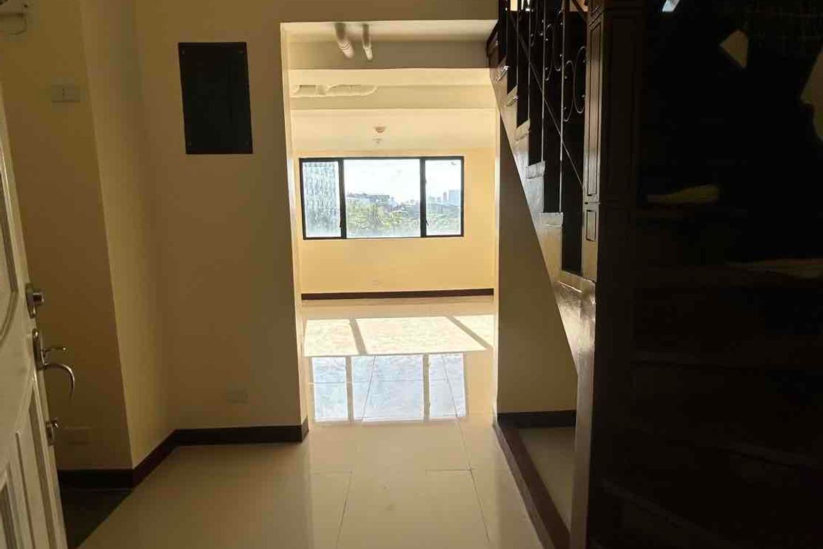 3 Bedroom Condo for Sale in Cambridge Village, San Andres, Cainta, Rizal – photo 2