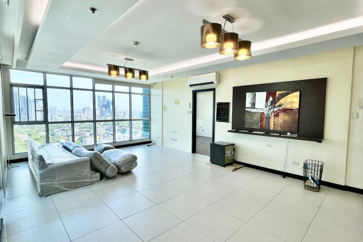 3 Bedroom Condo for Sale in Crescent Park Residences, Bagong Tanyag, Taguig, Metro Manila – photo 8
