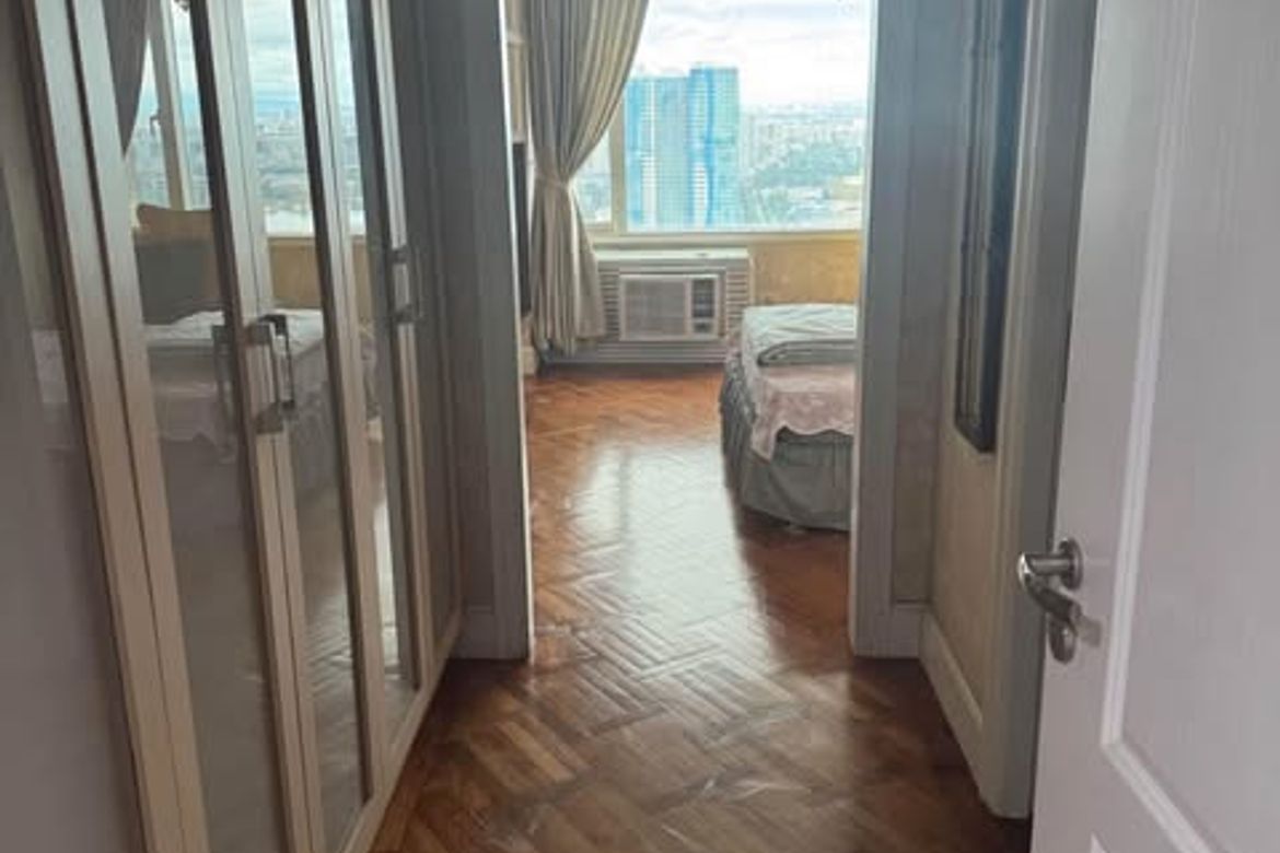 3 Bedroom Condo for Sale in Ermita, Manila, Metro Manila near LRT-1 Pedro Gil – photo 5