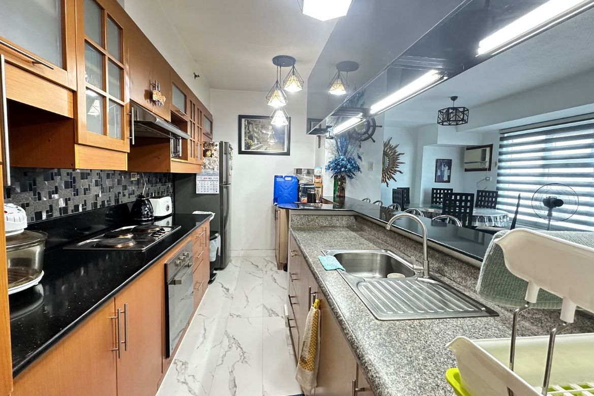 3 Bedroom Condo for Sale in Gateway Garden Heights, Barangka Ilaya, Mandaluyong, Metro Manila near MRT-3 Boni – photo 2