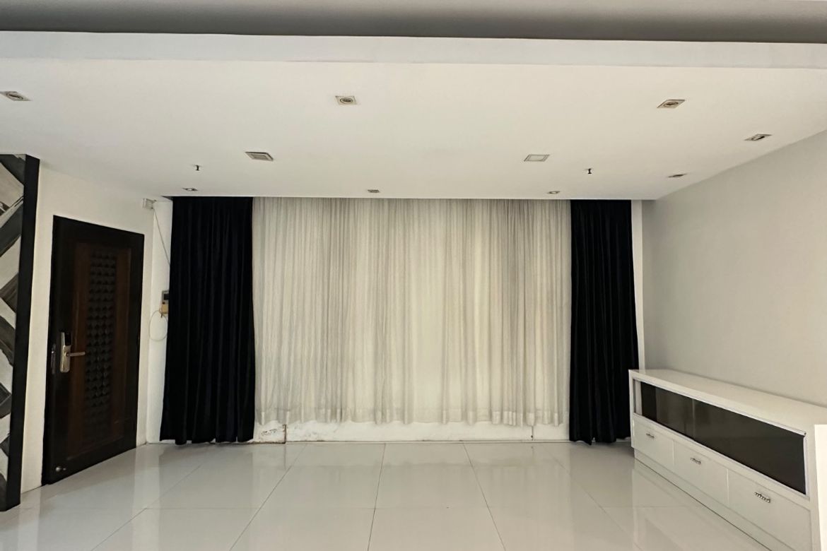 3 Bedroom Condo for Sale in Greenhills, San Juan, Metro Manila near MRT-3 Santolan – photo 8