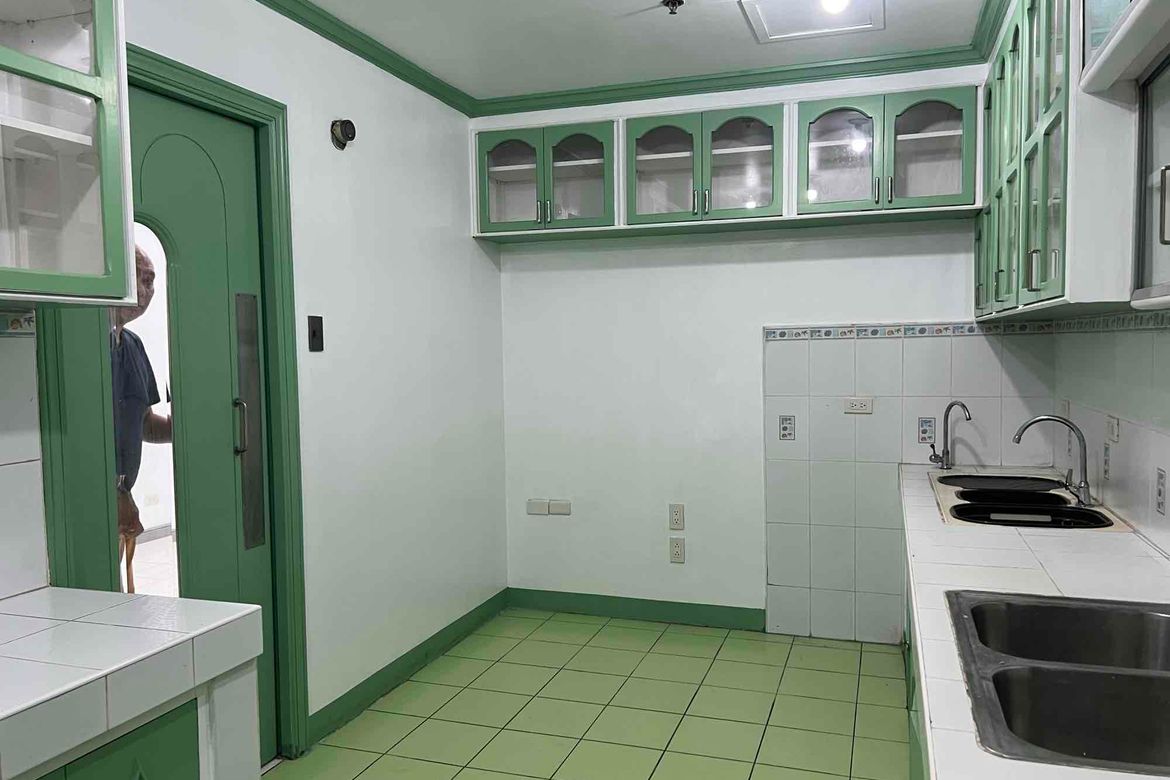 3 Bedroom Condo for Sale in Greenrich Mansion, San Antonio, Pasig, Metro Manila near MRT-3 Shaw Boulevard – photo 4