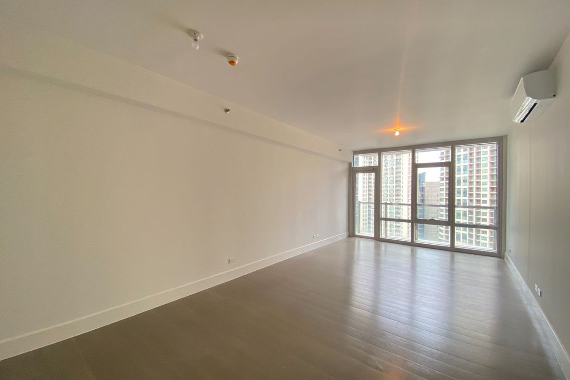 3 Bedroom Condo for Sale in Guadalupe Viejo, Makati, Metro Manila near MRT-3 Guadalupe