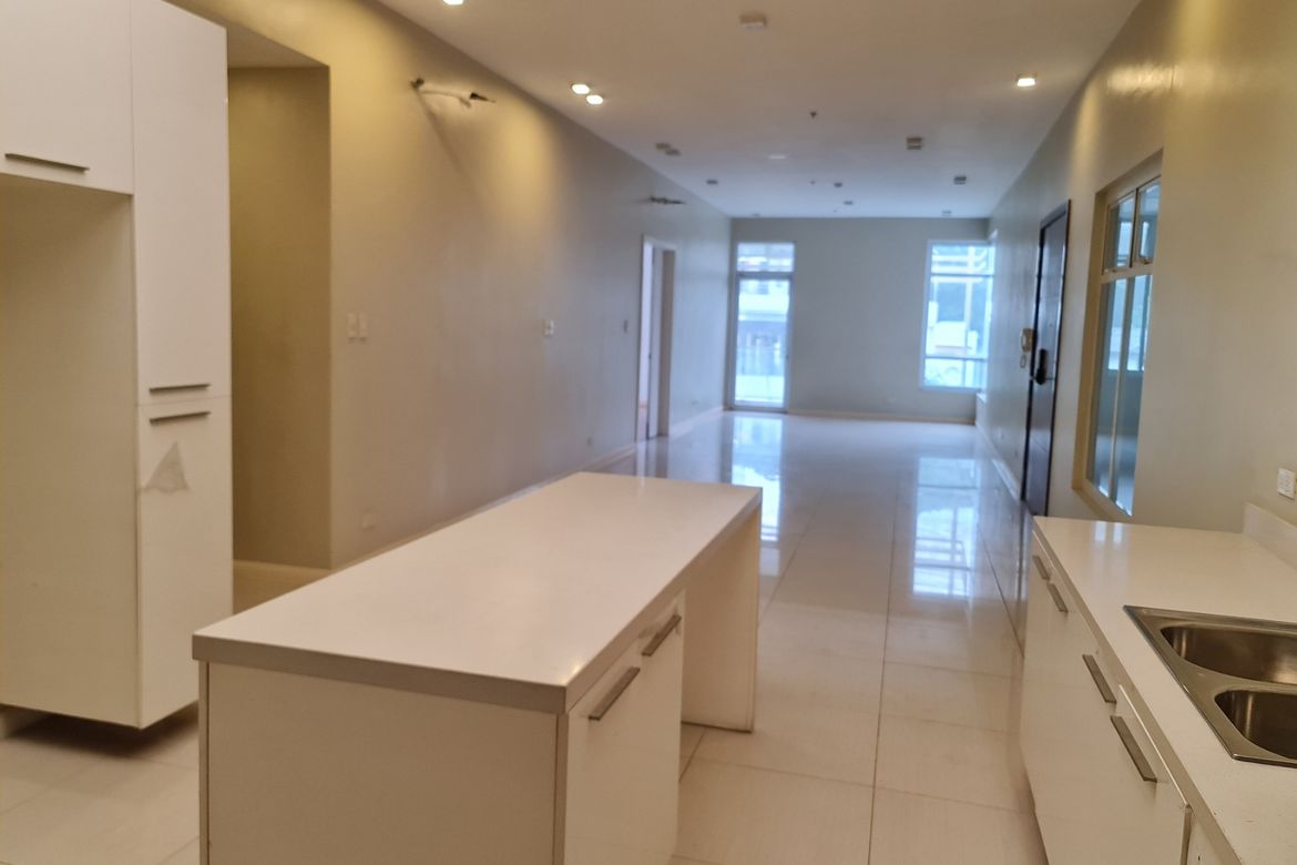 3 Bedroom Condo for Sale in Horseshoe, Quezon City, Metro Manila near LRT-2 Betty Go-Belmonte