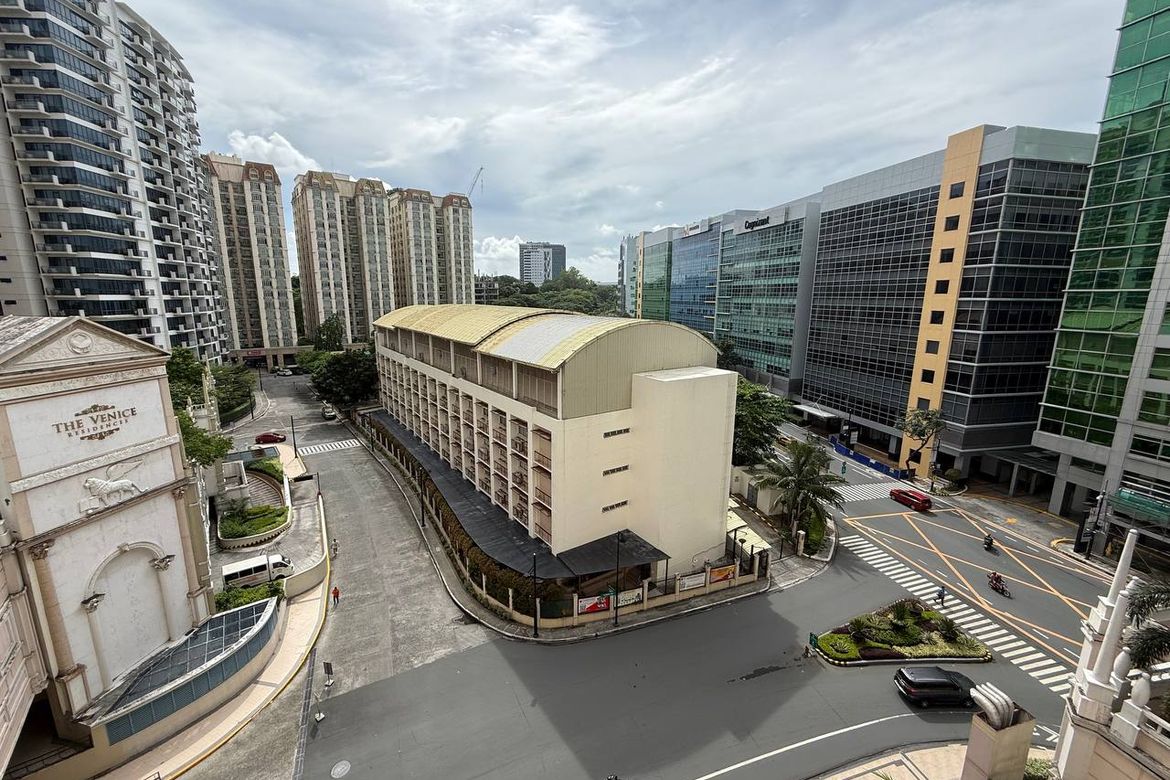 3 Bedroom Condo for Sale in McKinley Hill, Taguig, Metro Manila – photo 2