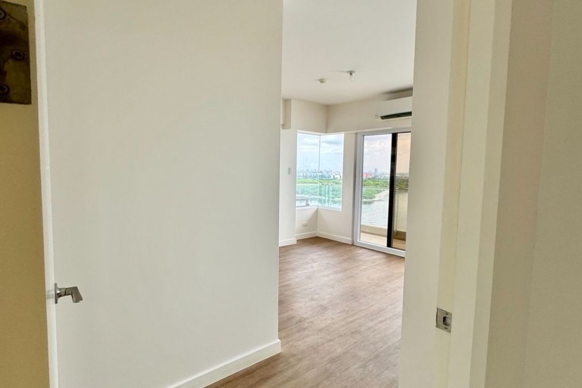 3 Bedroom Condo for Sale in Oak Harbor Residences, Don Bosco, Parañaque, Metro Manila – photo 6