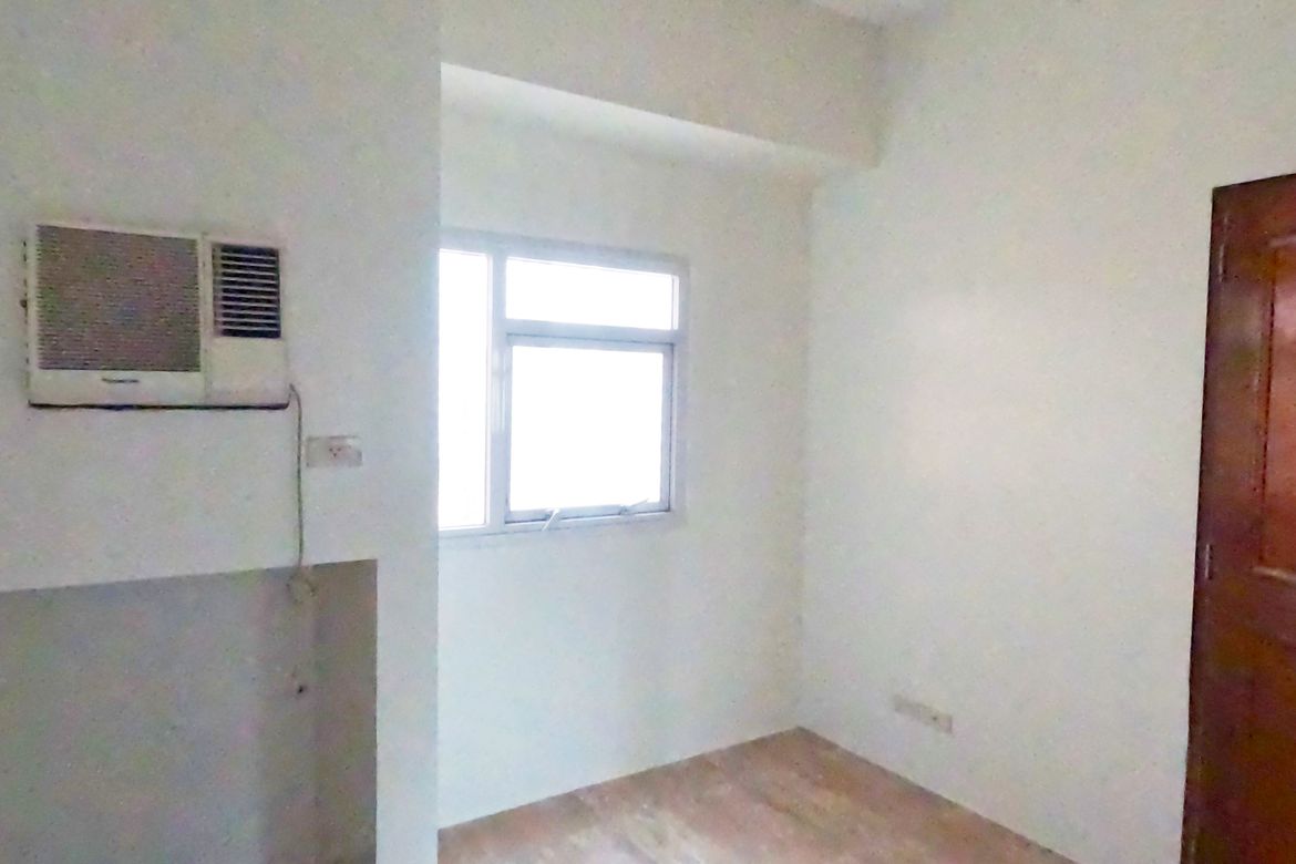 3 Bedroom Condo for Sale in One Gateway Place, Barangka Ilaya, Mandaluyong, Metro Manila near MRT-3 Boni