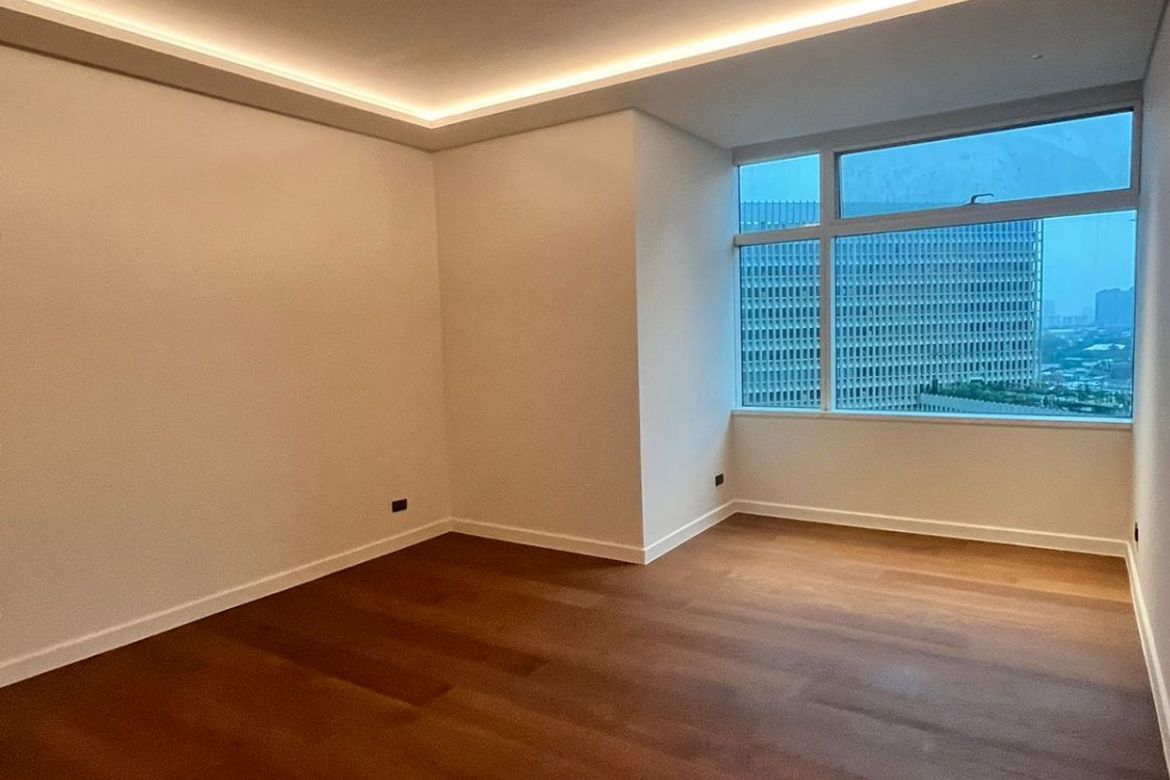 3 Bedroom Condo for Sale in One Roxas Triangle Tower, Urdaneta, Makati City near MRT-3 Buendia – photo 13