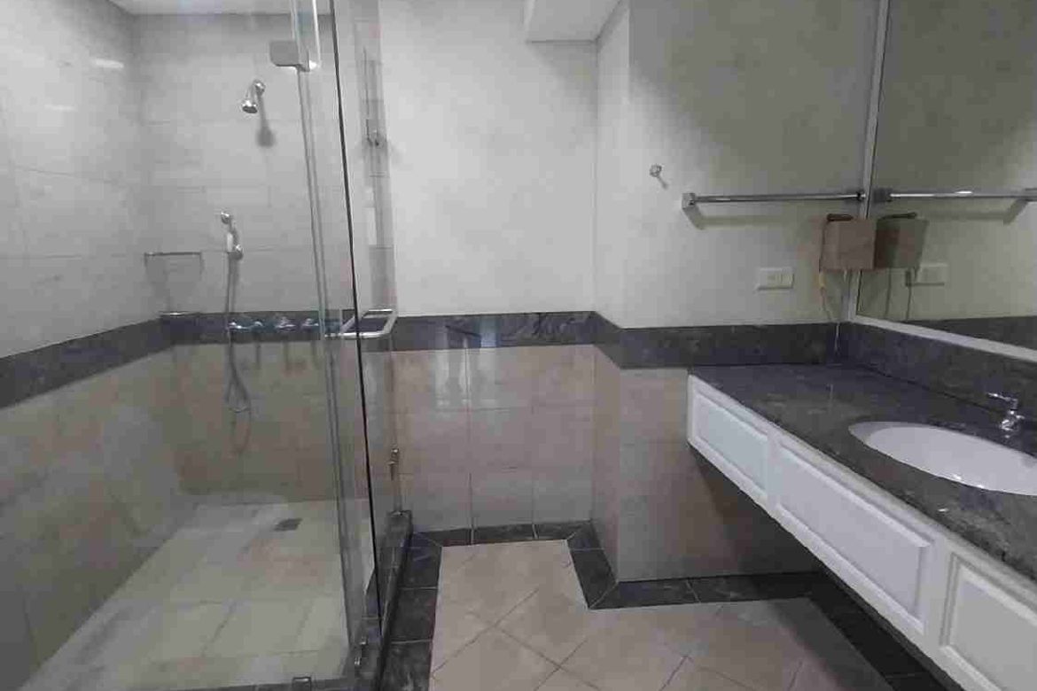 3 Bedroom Condo for Sale in One Roxas Triangle Tower, Urdaneta, Makati City near MRT-3 Buendia – photo 12
